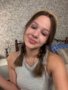 DarlineHendry My liips Pic