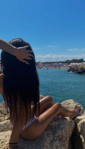AngelinaCapri Public Pic 2