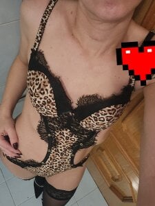 SarahSexyBiker Public Foto 6