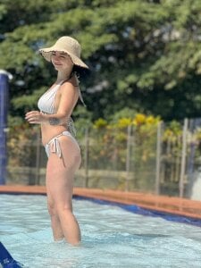 anntonella_watson Naughty, Wet, and Eager Pic 5