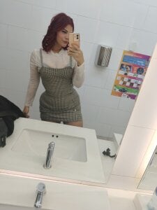 ImAlana__ Something casual at the mall Pic 5