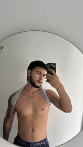 noah_corvelle 😏 Pic