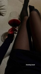 HornyCumBitchPublic图片 2