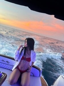 Aleja_shy1 Public Billede 2