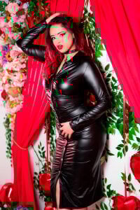 EvaaFoxxy1 kullanıcısının 🖤 Be the sin I fall for this Valentine’s night. albümü -  4 fotoğraf