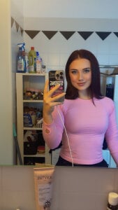 SweetJules18 Public Pic 2