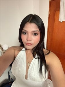 Allie_cox Public Immagine  2