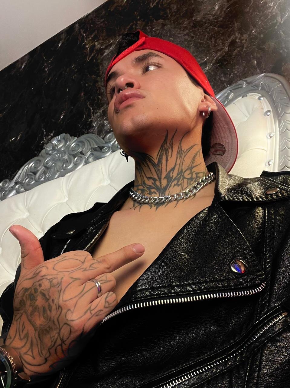 AlecBanne Popularna fotka 777