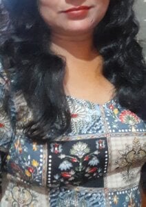 Seema_Mishra Public Pic 4