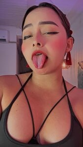 :) de KimVelezz  Imagens