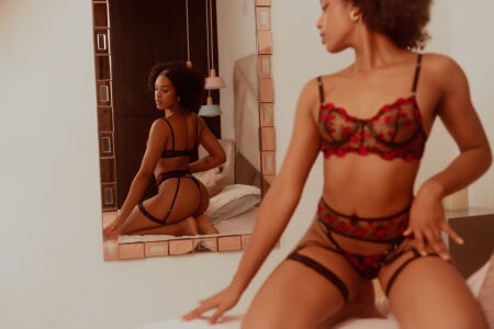 IvyLawrence_Public图片 3