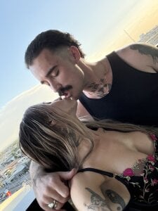 bondedbyskin US Hình