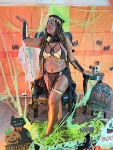 nefertiti_ebony: Sweet or do I make you mischief? ( 6 фото)