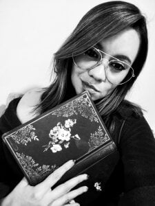 Sky_JunneのA haunted poet.の 3枚の写真