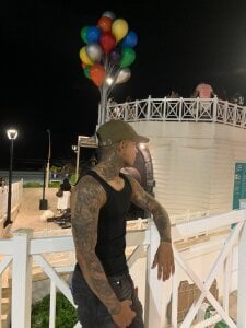 🔥 de tyler_bell_  Imagens