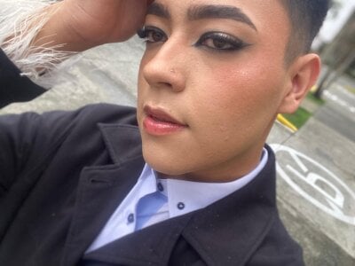 Ash_Monroe Public Pic 3