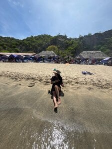 kaitt_ A DAY AT THE BEACH🌴 Pic 2