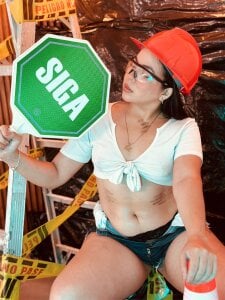 Zdjęcia Victoria-Collins_ ⚠️Caution: construction zone and overflowing sensuality.🚧:  7