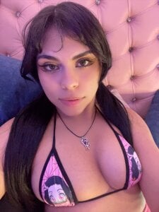 Yiovanna: Public ( 5 фото)