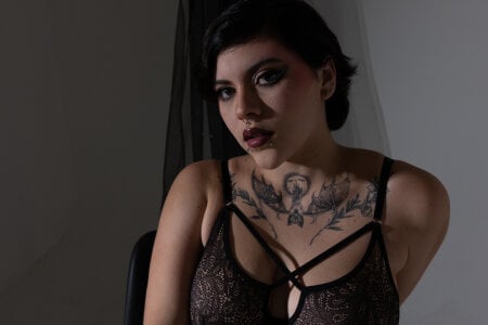 MissCharlottte18 Public Pic 2