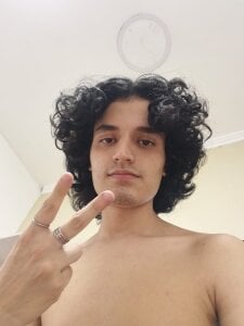 SamiSaturno I'm just a pretty boy টি ছবি