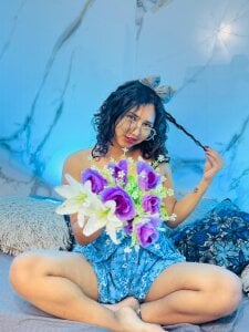 SamanthaFox_8のCaresses in Pinkの 3枚の写真