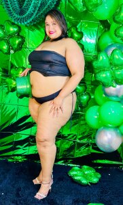 BustyyJuicy_Rs 🍀💚😏 Maybe I’m the luck you didn’t expect… but needed. 🔥 Foto 5