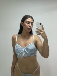 natasha_priston_: Public ( 4 фото)