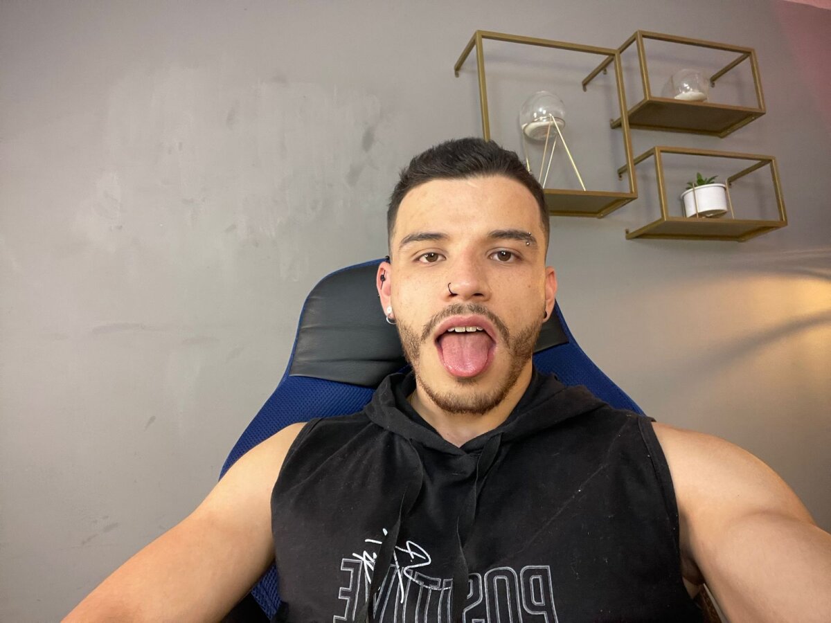 ภาพที่กำลังนิยมของ liam_es  2725