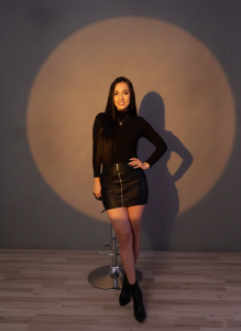 EllaVillaluna Public Pic 3