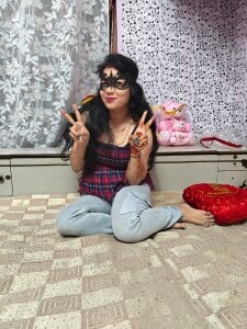 Priyaji7575 Public Pic 5