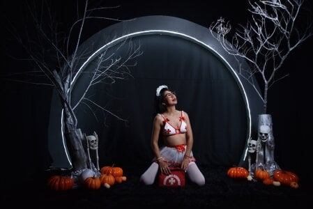 BRITANY_WELLS_ Halloween with your sexy nurse <3 Pic 5