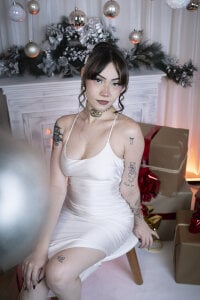 SaharaKramer Happy New Year 🎆 Pic 5