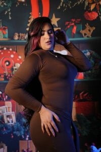 BellaPeers_のCurves and Festive Desiresの枚の写真