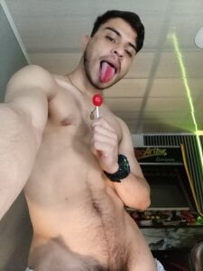 What if the hottie was you? 😈📍 de Bastian_MCcormick  2 photos