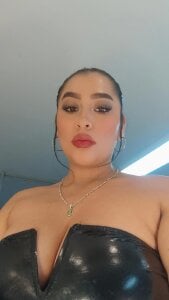 Carolina_Arias What I touch, I master. Pic 2