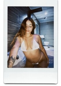 samanthasaenz_ kisses Pic 4