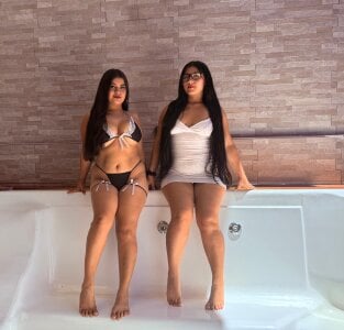 ZoeANDhanna SEXY GIRLS Pic 8