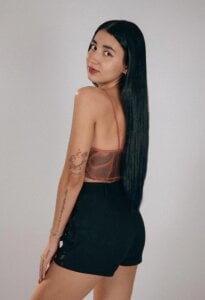 cloe_taylor__ 🦋 Little Glimpses of Me Pic 2