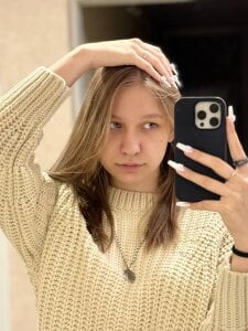 LynneHaviland Emilia-your favorite?🤭 Pic 5