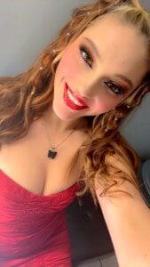 combatBabe Smiling 사진