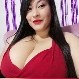 Natasha_boobs_latina