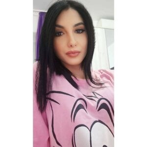 Mira_Bloom_ Selfies 🧡 Pic 3