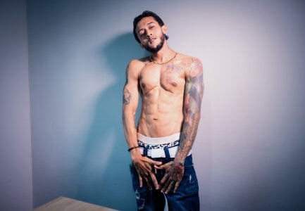 HAPPY NEW YEAR🥵😈⭐✨ de jonas_conor  Imagens