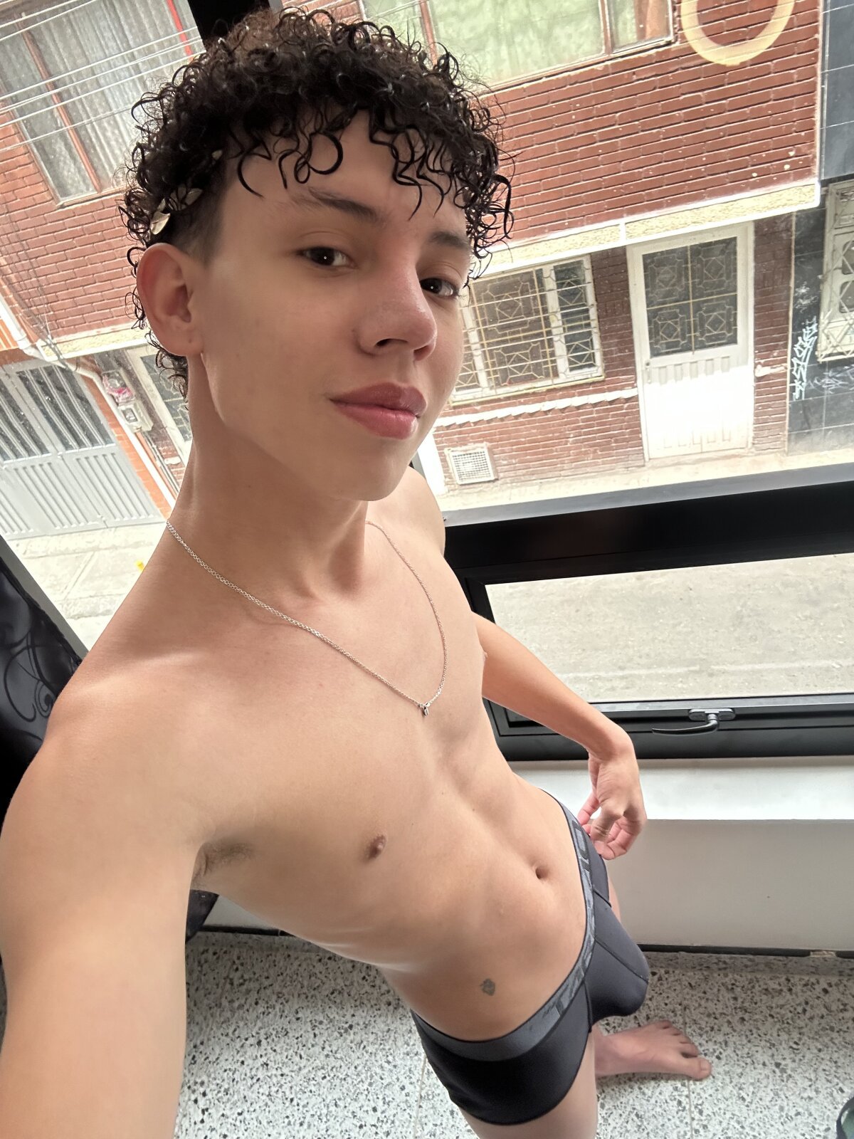 ภาพที่กำลังนิยมของ yoursexyjose  2339