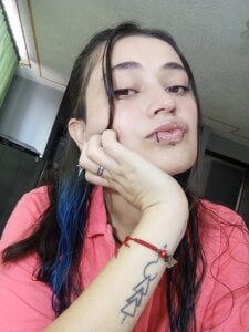 Nylaahh_ Public Pic 4