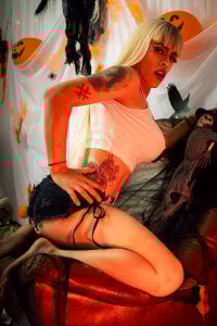 Nicol_bigcock Public Pic 2