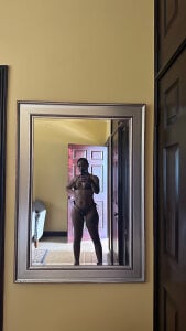 PrettyGirlMercedes Public Pic 5