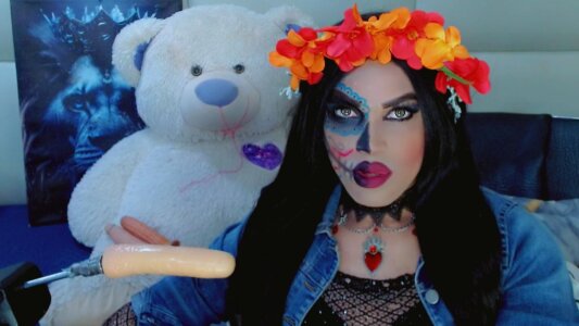 NathaliaCross Public Pic 2