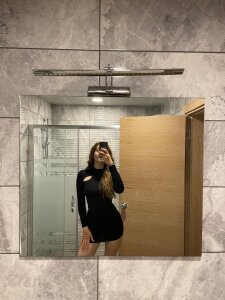 Aurora__love mememe Pic